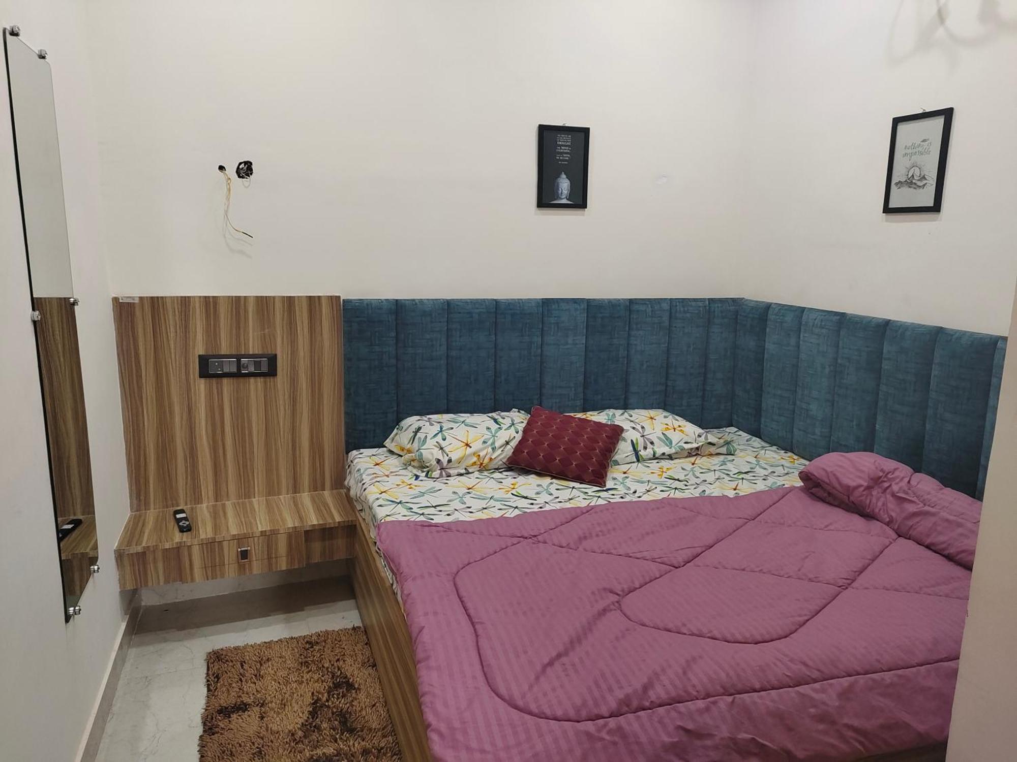 Banarasiya Stay Walking Distance To Banaras Railway Station Varanasi Quarto foto