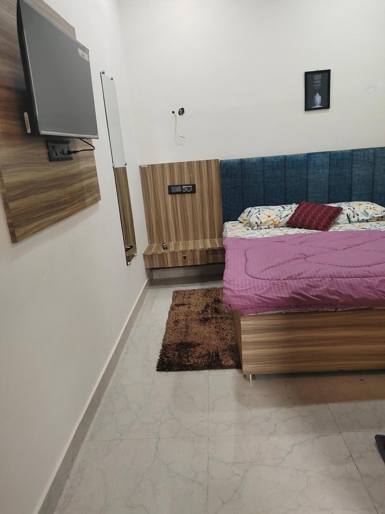 Banarasiya Stay Walking Distance To Banaras Railway Station Varanasi Quarto foto